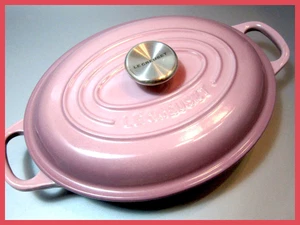 Le Creuset Oval Maison de Paris Mauve Pink 22cm New - Picture 1 of 3
