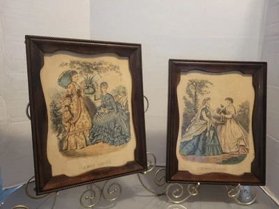 Conjunto vintage de duas estampas emolduradas La Mode Illustree moda francesa  - Imagem 1 de 4