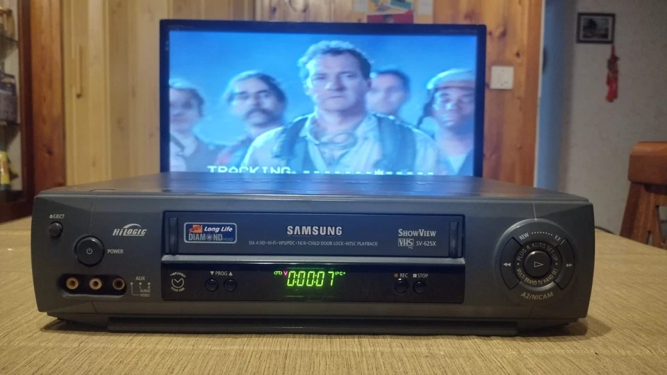 SAMSUNG SV-625X VIDEOREGISTRATORE VHS 6 TESTINE STEREO REVISIONATO + TELECOMANDO - Immagine 1 di 4