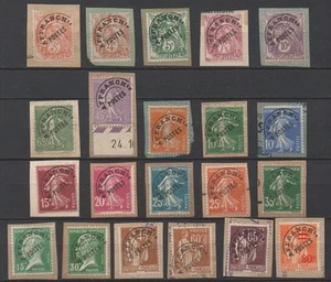 FRANCE - PRE-OBLITERES /BETWEEN 1922-1947 LOT OF 21 DIFFERENT STAMPS / PRICE + €40 - Picture 1 of 1