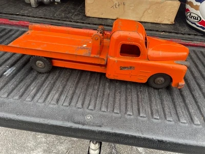 老式Structo单轴平床拖车橙色绞车火球引擎 — 第 1/4 张图片