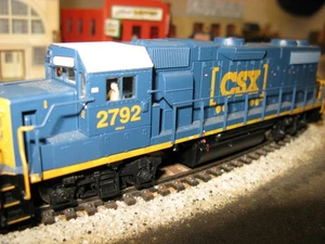 ATLAS HO GOLD TRAINMAN GP38-2 CSX #2792 - Picture 1 of 8