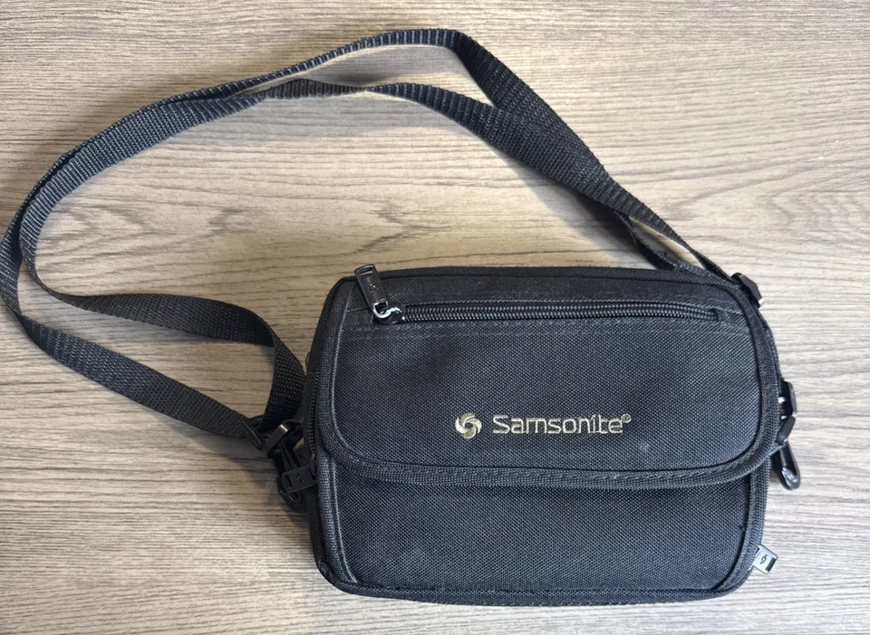 Samsonite Bolsa de Transporte Acolchada para Cámara Estuche con Correa Ajustable Negro 6”x8”x3” Foto 1 de 2