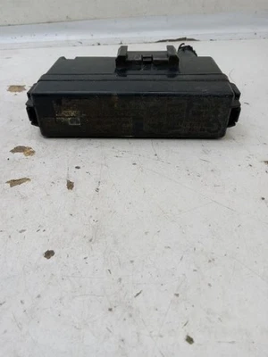 Caja de fusibles motor VIN C 4º dígito VQ35DE frontal compatible con 05-06 INFINITI G35 674456 Foto 1 de 3