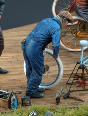 CIXMODELS CixM022 MECCANICO MECHANIC MOTO  O FORD MODEL T 1:35 (NO RESICAST) - Immagine 1 di 4