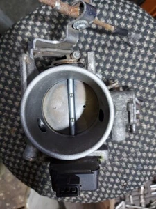 1260551 0280120206 1257134 BMW E28 E23 E24 M30 535i 635i 735i Throttle valve - Picture 1 of 4
