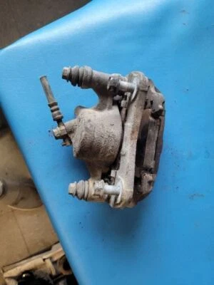 90 91 PINZA DELANTERA DERECHA TOYOTA CELICA 2X2 GT Y GTS 151302 Foto 1 de 4