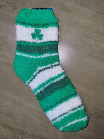 Boston Celtics Irish Shamrock Women's Soft Fuzzy Fluffy NBA Ankle Sleep Socks Md Cover