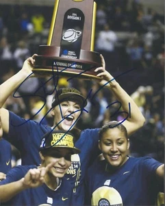 UCONN Huskies STEFANIE DOLSON signiertes 8x10 Foto - Bild 1 von 1