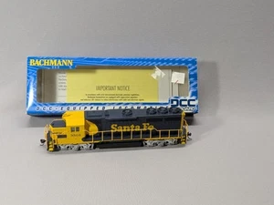 HO scale Bachmann # 60302 SANTA FE GP 40 Diesel Locomotive with DCC ATSF 3501 - Picture 1 of 17