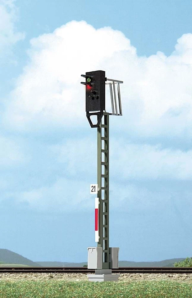 Busch 5802 HO Scale Red/Green LED Block Light Signal - Image 1 of 1