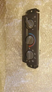 Genuine GM 1998-2003 Chevrolet GMC BLAZER S10 Heater Control Assembly 15098963 - Picture 1 of 3