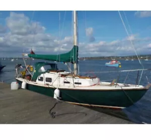 Halcyon 27 full keel sailing boat - Picture 1 of 13