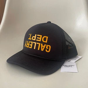 DEPARTAMENTO DE GALERÍA. Gorra de camionero de 6 paneles con logotipo invertido F*cked espalda a presión NUEVA - Imagen 1 de 7