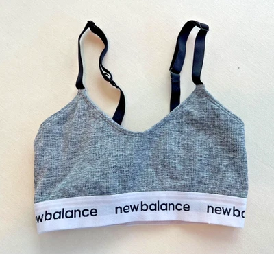 Sujetador Deportivo NEW BALANCE Logo Negro Para Mujer Pequeño Gris Gimnasio Entrenamiento Foto 1 de 3