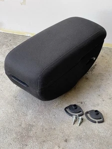1998/12 CHEVY COLORADO CANYON FRONT 60/40 CENTER CONSOLE ARMREST Black OEM xnice - Picture 1 of 8