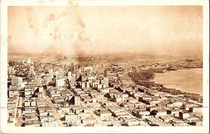 RPPC Postkarte Panoramablick Seattle Skyline & Elliott Bay verschickt 1935 - Bild 1 von 2