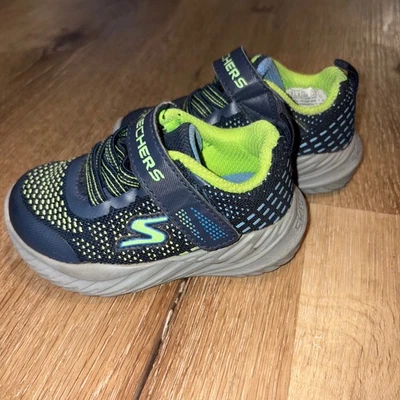 Zapatillas deportivas Skechers para niños gancho y bucle azul marino verde niño pequeño talla 6 Foto 1 de 4