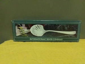 Neu im Karton - Silverplate Berry Spoon International Silver Company Teller vergoldet 99110695 - Bild 1 von 3