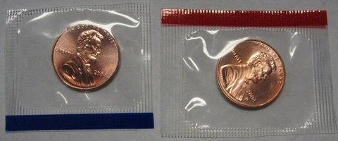 2004-P and 2004-D Gem BU Lincoln Cents in Original Mint Set Cello Packs Cover
