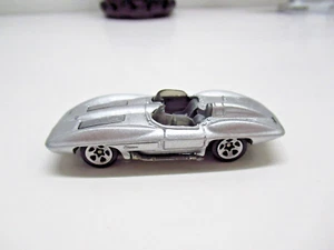 Hot Wheels 2002 Silver Corvette Stingray GMTM - Imagen 1 de 5