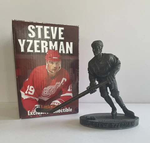 LITTLE CAESARS STEVE YZERMAN DETROIT RED WINGS EXCLUSIVE HOCKEY FIGURE IN BOX Cover