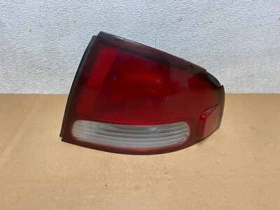 2000 2001 2002 2003 Nissan Sentra Right Passenger Rh Side Tail Light H0928 DG1 - Image 1 of 4