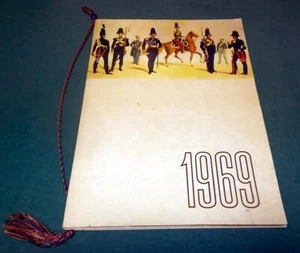 1969 CARABINIERI Weapon CALENDAR with cord - Picture 1 of 3
