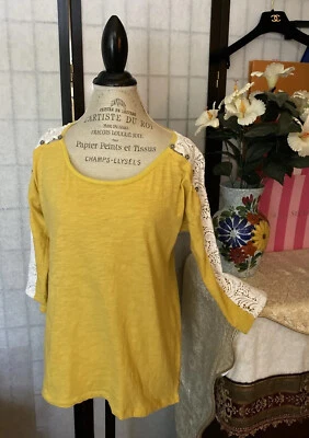 Anthropologie Pequeño Botón Amarillo Mujer M Amarillo Encaje Mangas Crochet Foto 1 de 4