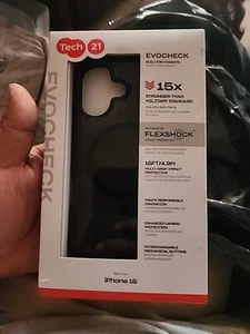 Funda Tech21 EVOCHECK Magsafe para Apple iPhone 16 - Imagen 1 de 1