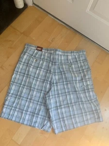 Covington karierte Herrenshorts vorne flach. Größe 42. 100% Baumwolle. Gürtelschlaufen - Bild 1 von 2