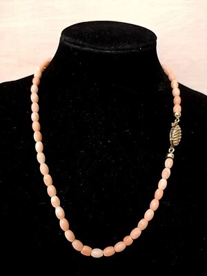 COLLANA GIROCOLLO IN AUTENTICO CORALLO ROSA VARIEGATO CHIUSURA IN ARGENTO. - Immagine 1 di 4