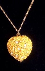 Herzförmiges goldfarbenes Medaillon auf 8 1/2 KOSTENLOSER VERSAND - Bild 1 von 4