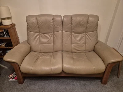 Stressless Leather Cream 2 Seater Sofa (Hatters, Barker & Stonehouse) £2650 New - Image 1 of 3