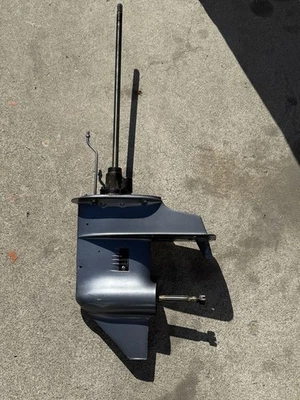 Caja de cambios de unidad inferior Yamaha 1994 en adelante 25 HP eje largo de 2 tiempos 6L2-45300-15-8D Foto 1 de 4