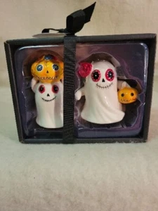 Blue Sky Clayworks Ghosts Pumpkin Salt Pepper Shaker Set Halloween Day Of Dead - Picture 1 of 5