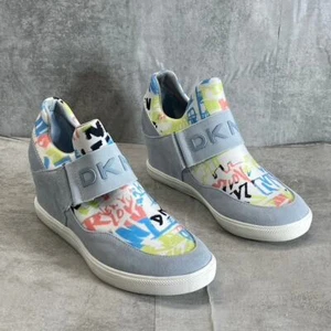 DKNY Damen pastellblau Multi Cosmo Slipper Keilabsatz Sneakers Gr. 10 - Bild 1 von 10