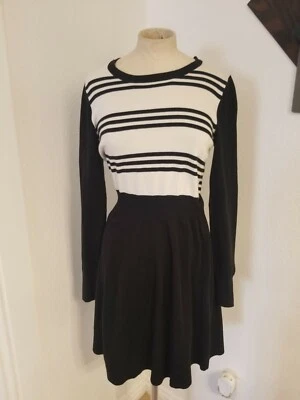 Vestido Suéter Eliza J Talla S Ajuste y Acampanado Tejido Mangas Largas Negro Blanco Rayas Foto 1 de 4