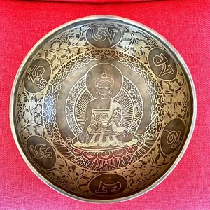 24 Cm Special Buddha Carving Singing Bowl - Chakra Healing Tibetan Bowl - Yoga  - Picture 1 of 5