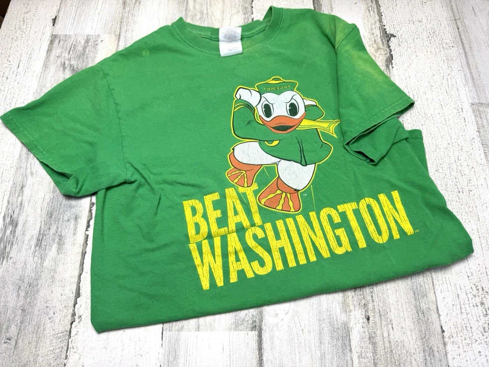 Camiseta De Colección Oregon Ducks Pequeña 2014 Regreso a Casa Verde Mascota Gildan Wear Foto 1 de 4