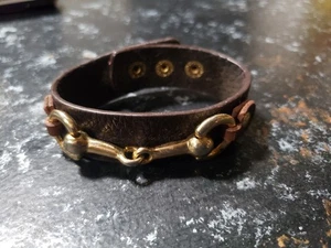 HORSE & WESTERN JEWELLERY JEWELRY  LEATHER SNAFFLE BIT BRACELET BROWN  GOLD e - Picture 1 of 8