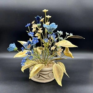 Mischtechnik Blumengesteck Keramik & Kunstseide Blumen Metall Blätter im Topf - Bild 1 von 9