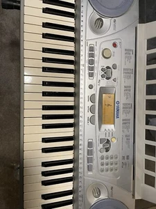 YAMAHA ELECTRONIC PIANO - Picture 1 of 10