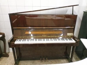 Pianoforte verticale Petrof P125 - Foto 1 di 5