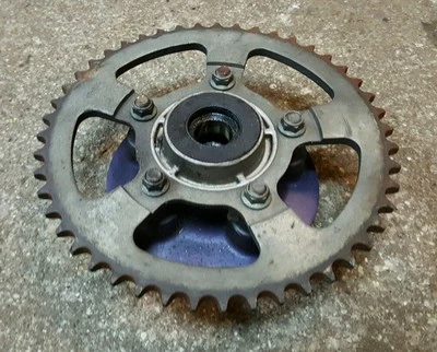 Suzuki Katana GSX600 1990 buje y piñón trasero de 47 dientes original OEM Foto 1 de 4