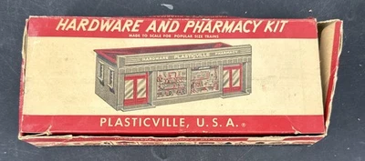 VINTAGE PLASTICVILLE HO SCALE HARDWARE AND  PHARMACY BUILDING In The Box - Image 1 of 4