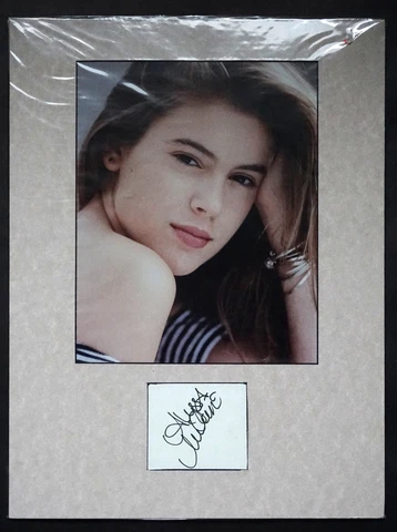Alyssa Milano Hand Signed Autograph mounted with 10 x8 Photograph COA Cover