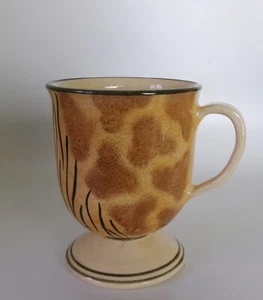 HANDPAINTED - HIDES - MUG KWAMSASA ZIMBABWE AFRICA GREAT CONDITION SIGNED - Picture 1 of 2