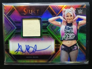 WWE 2023 Panini Select Alexa Bliss Tie Dye Prizm Patch Auto /25 - Foto 1 di 2