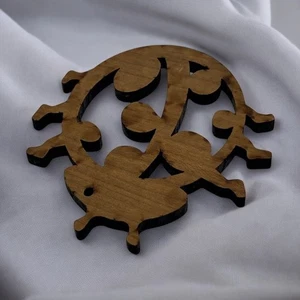 Contemporary Ladybird Laser-Cut Plaque E146 - Picture 1 of 2